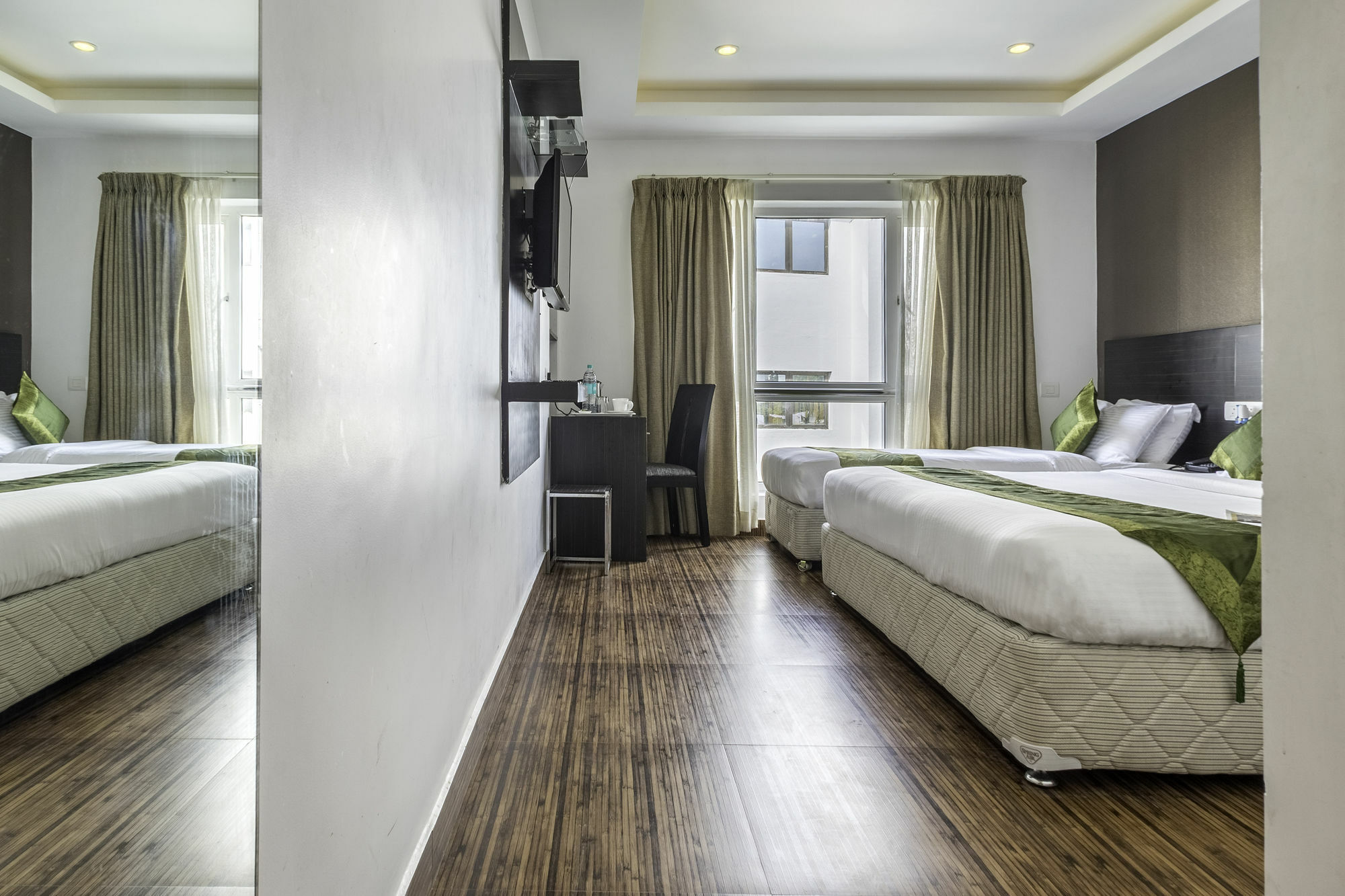 Hotel Treebo Trend J'S Five Two Boutique Chennai Exterior foto
